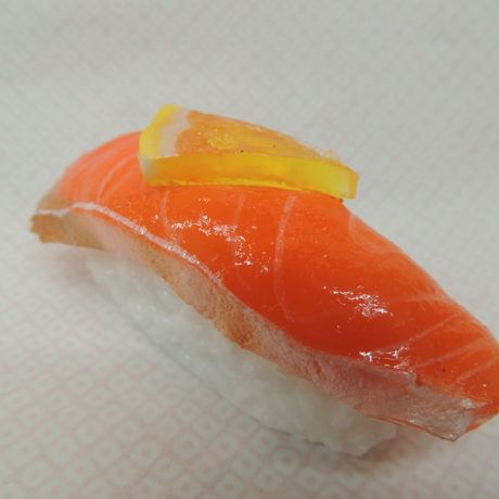 寿司　サーモン　1